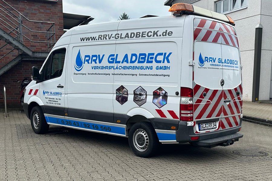 Verkehrsflächenreinigung im Einsatz nach Schadensereignis